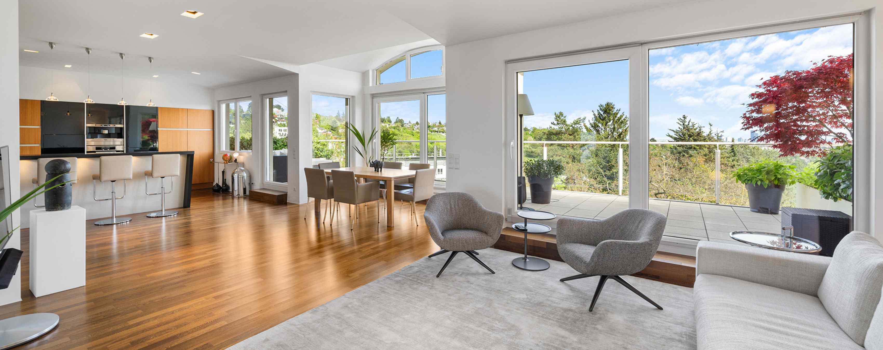 Фотография: Penthouse with Panoramic Views